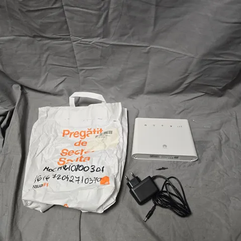 HUAWEI B311-221 4G LTE WI-FI ROUTER – WHITE WITH POWER ADAPTER