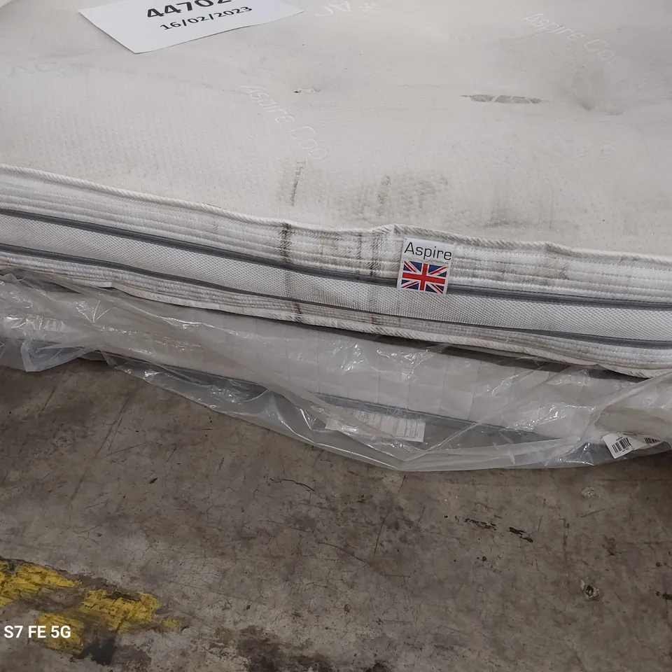 THREE UNBAGGED MATTRESSES 2 × 4' SMALL DOUBLES & 1 × 5' KINGSIZE 