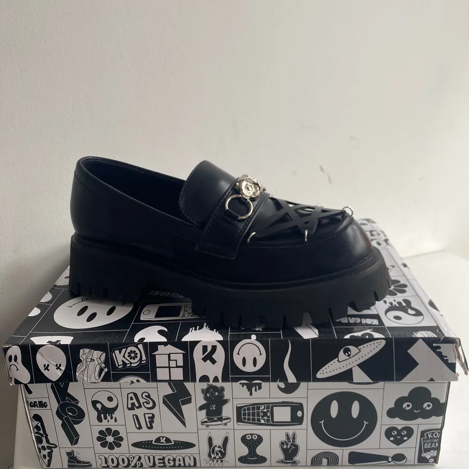 BOXED PAIR OF KOI SILENT DUSK OWL PENTAGRAM LOAFERS SIZE 5