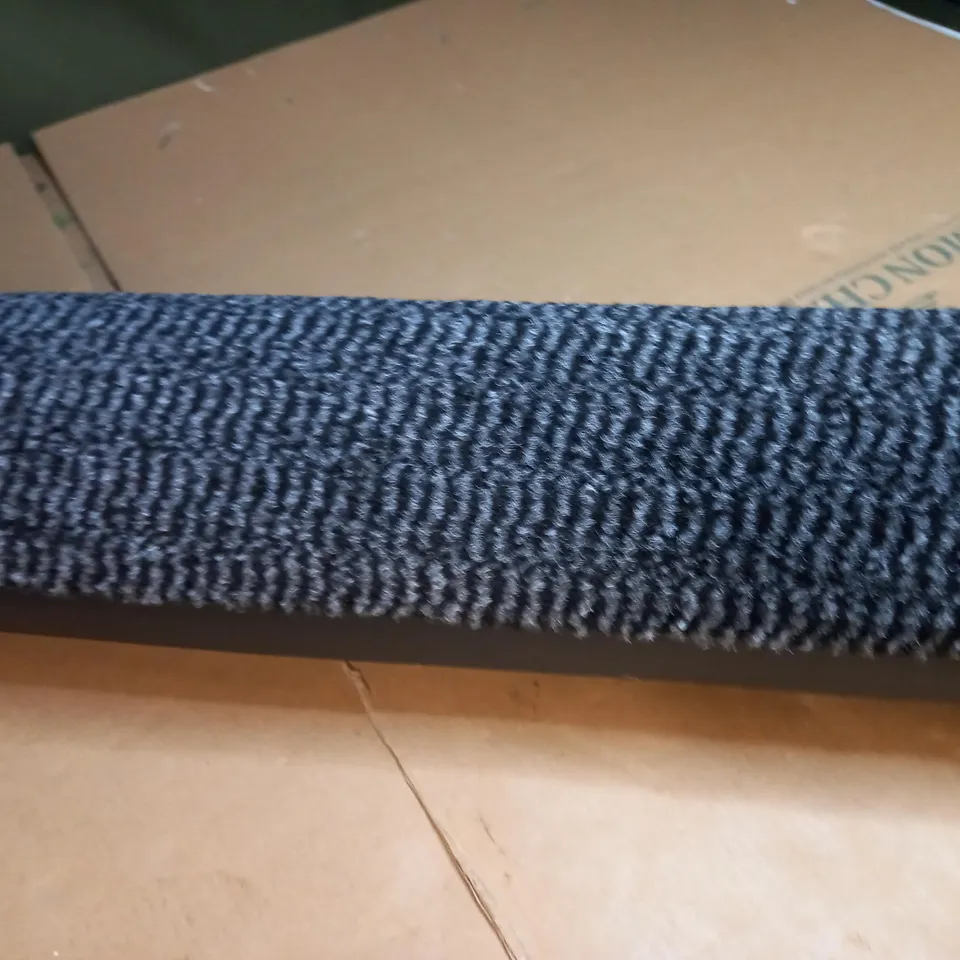 DESIGNER STYLE RUG IN GREY/BLACK - COLLECTION ONLY