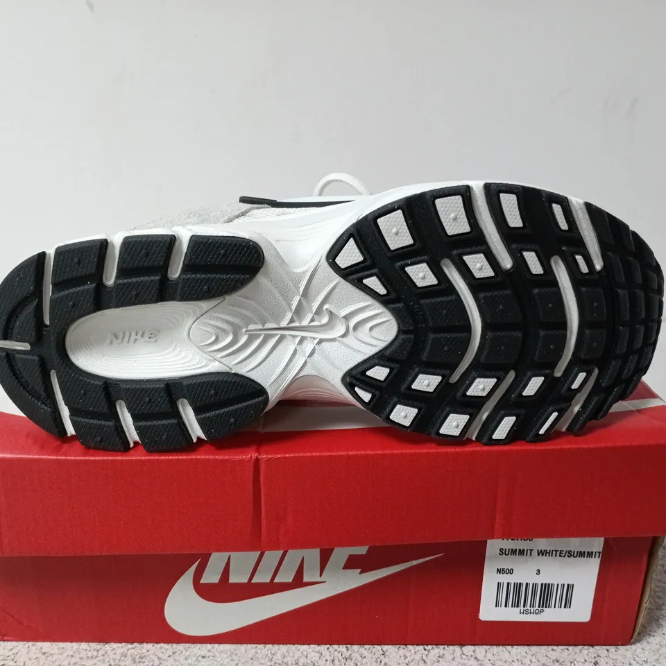 BOXED PAIR OF WOMENS NIKE W V5 RNR SUEDE 2 – SUMMIT WHITE - UK SIZE 3