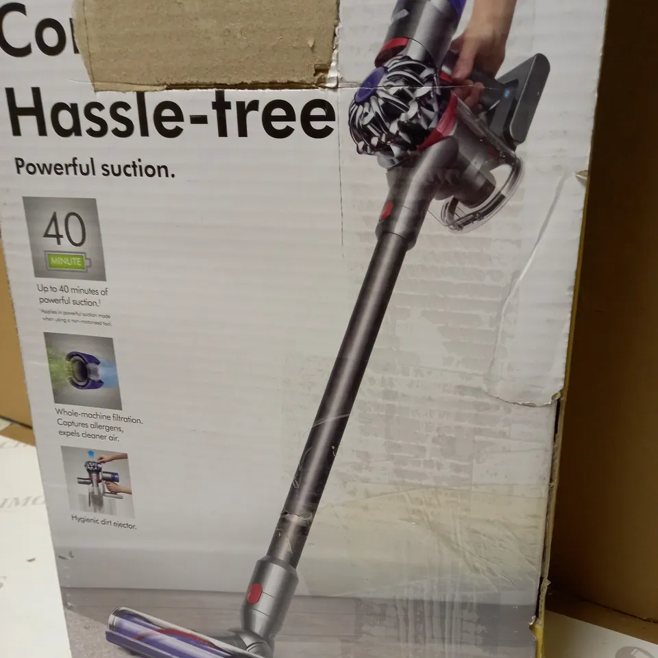 DYSON V8 VACUUM CLEANER