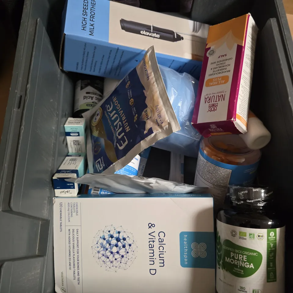 APPROXIMATELY 15 ASSORTED VITAMIN/HEALTH AID PRODUCTS TO INCLUDE VITABIOTICS, REVIVAL AND BEE VENOM