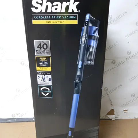 BOXED SHARK ANTI HAIR WRAP CORDLESS VACUUM CLEANER IZ202UK