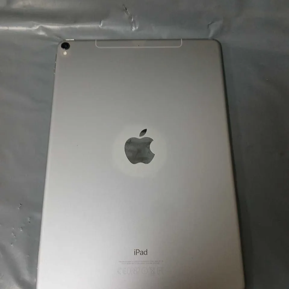 APPLE IPAD PRO 10.5INCH  64GB SILVER 