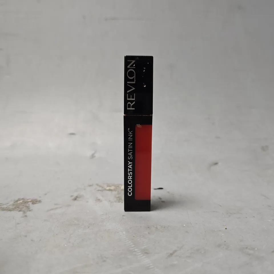 BOX OF APPROIXMATELY 100 REVLON COLOUR STAY SATIN INK 014