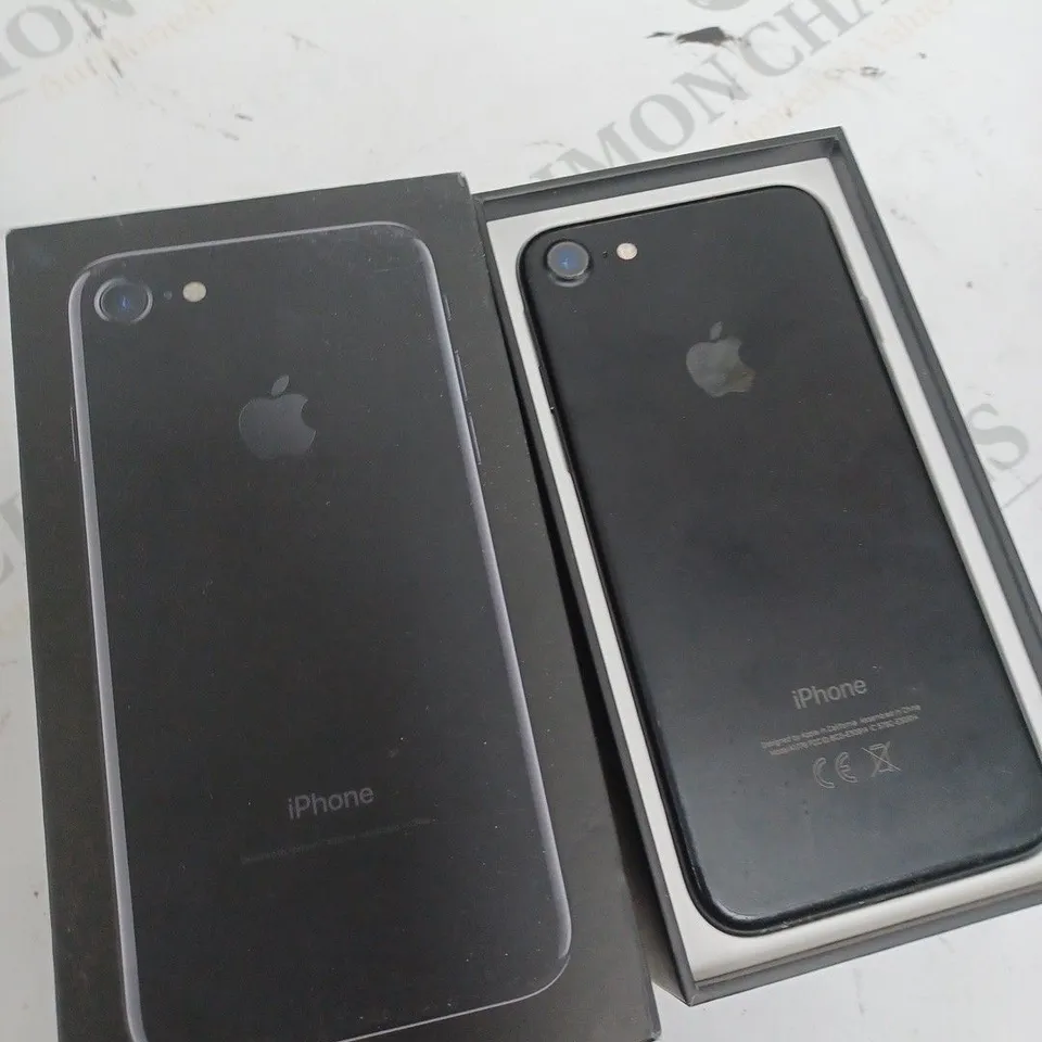 BOXED APPLE IPHONE 7 IN BLACK