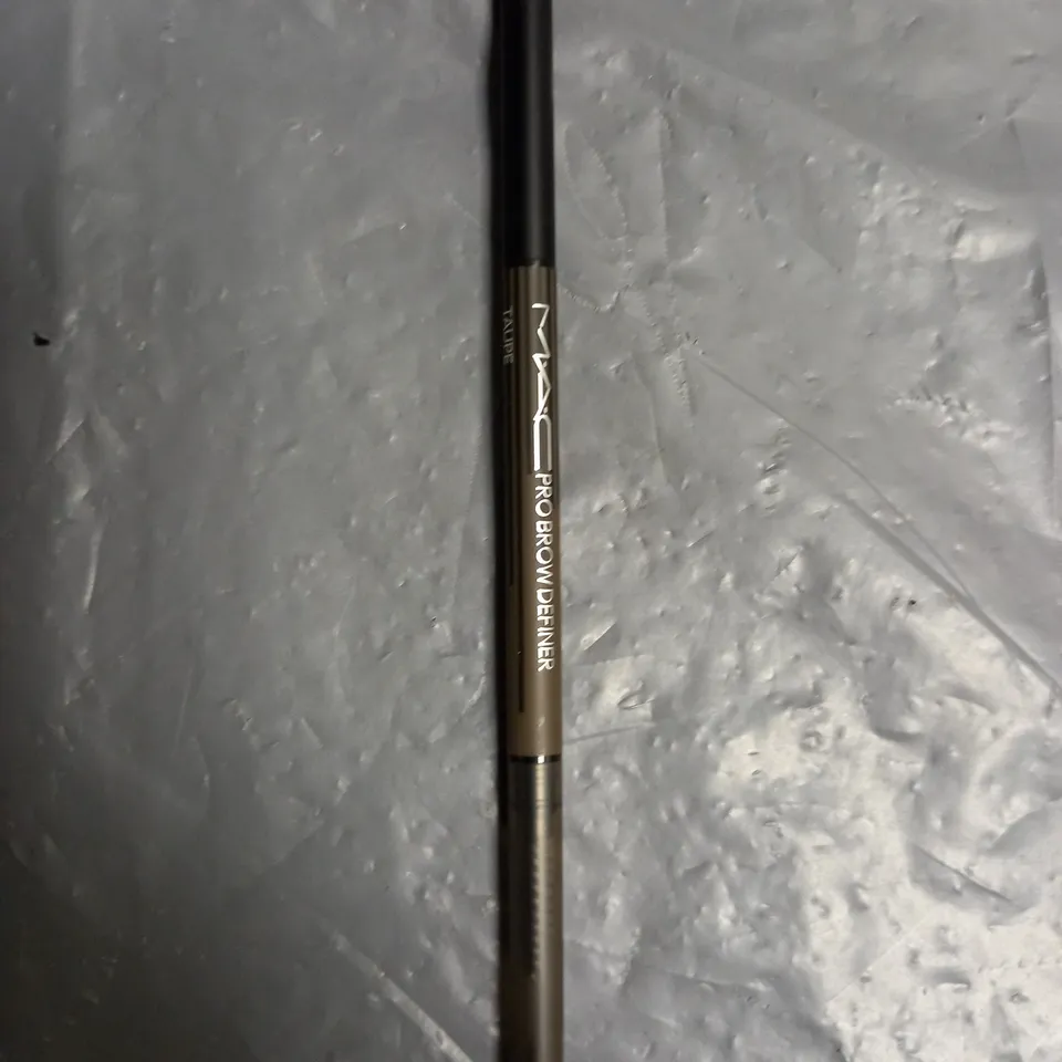 MAC PRO BROW DEFINER IN TAUPE 1MM TIP