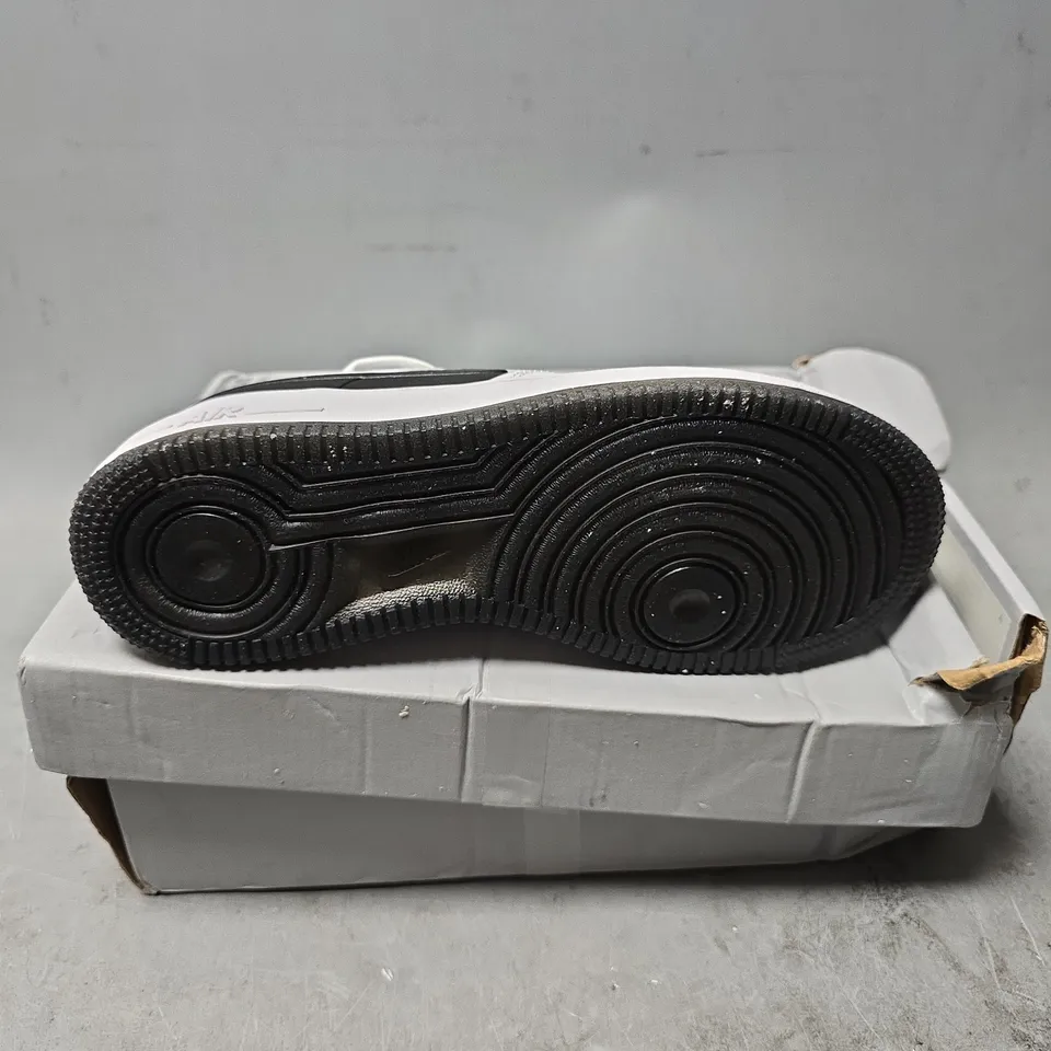 BOXED NIKE AIR FORCE 1 LV8 4 - SIZE 5 