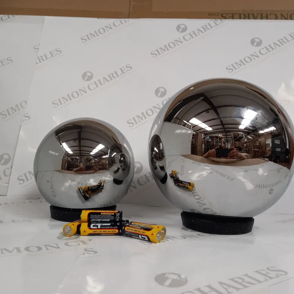BOXED KELLY HOPPEN SET OF 2 INDOOR OUTDOOR PRELIT GLASS DECOR - REFLECTIVE ORBS