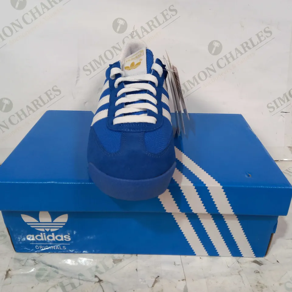 BOXED PAIR OF ADIDAS DRAGON SHOES IN BLUE/WHITE UK SIZE 8