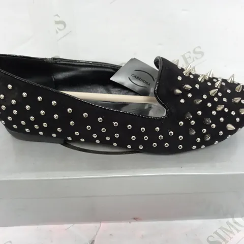 FLAT HEELED BLACK SPIKEY SHOE SIZE 5