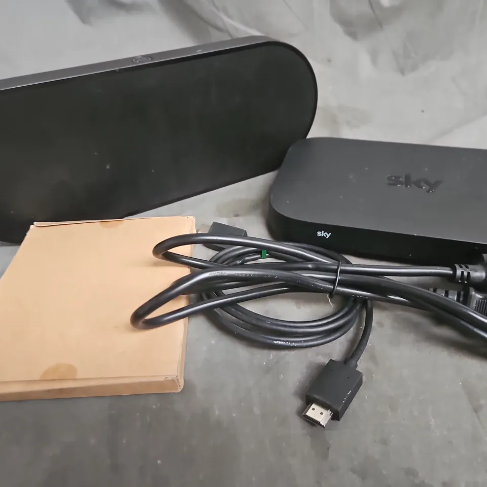 APPROXIMATELY 8 ASSORTED ELECTRICAL PRODUCTS TO INCLUDE PLUGS , SKY BOXES AND BT BOXES , ETC 