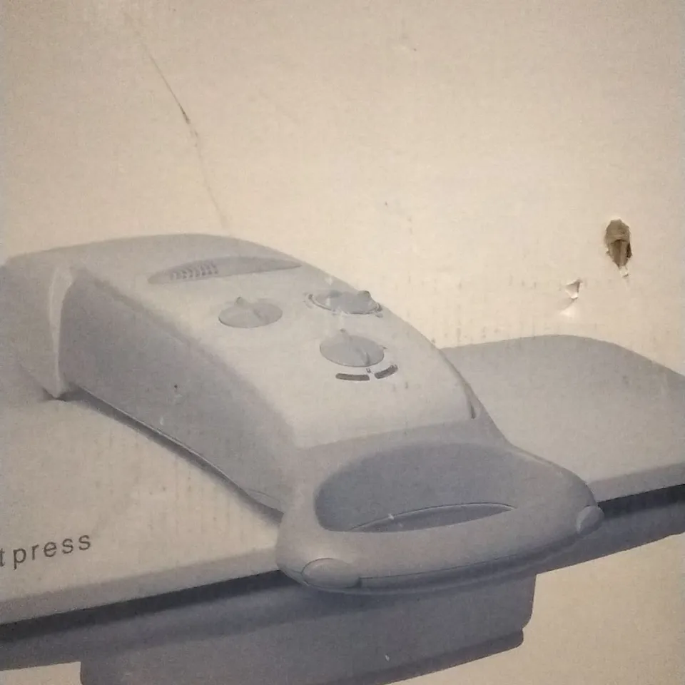BOXED FAST PRESS IRONING PRESS