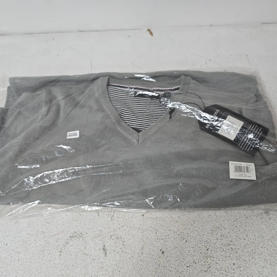 BAGGED BRAVE SOUL V-NECK TOP IN GREY - XL