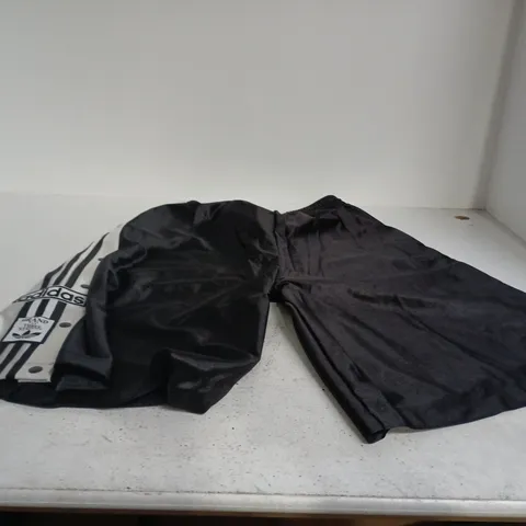 ADIDAS LONG SHORTS BLACK/WHITE β SIZE M