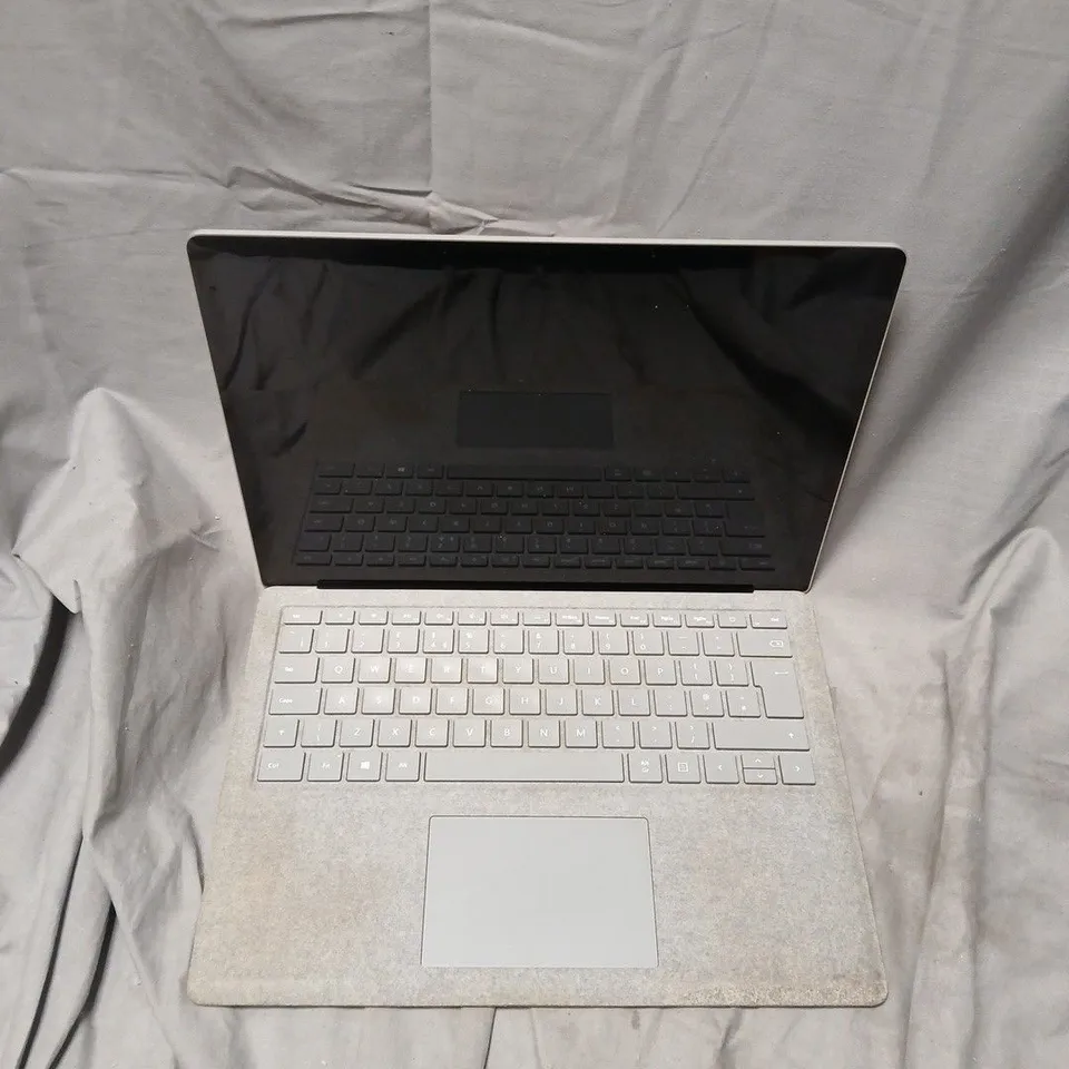 MICROSOFT SURFACE LAPTOP(1769)