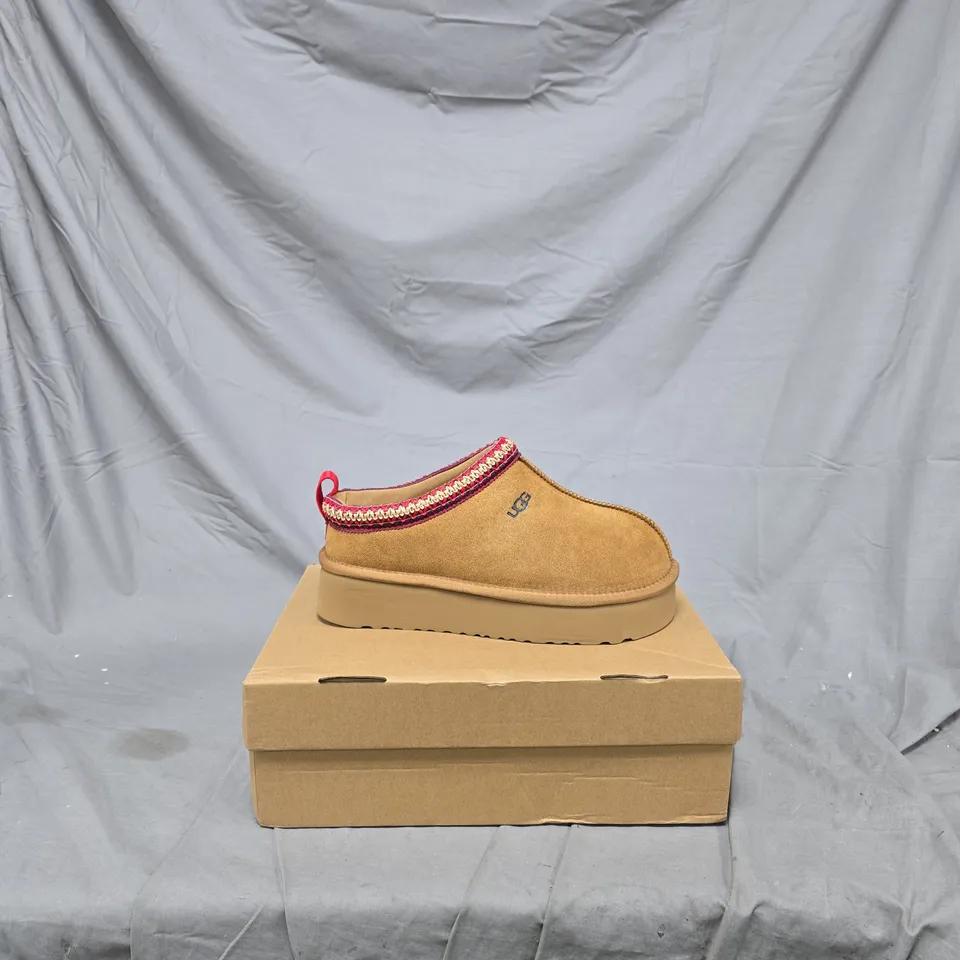 UGG WOMEN'S SUEDE SLIP-ON SNEAKER – TAN WITH RED KNIT TRIM SIZE 8