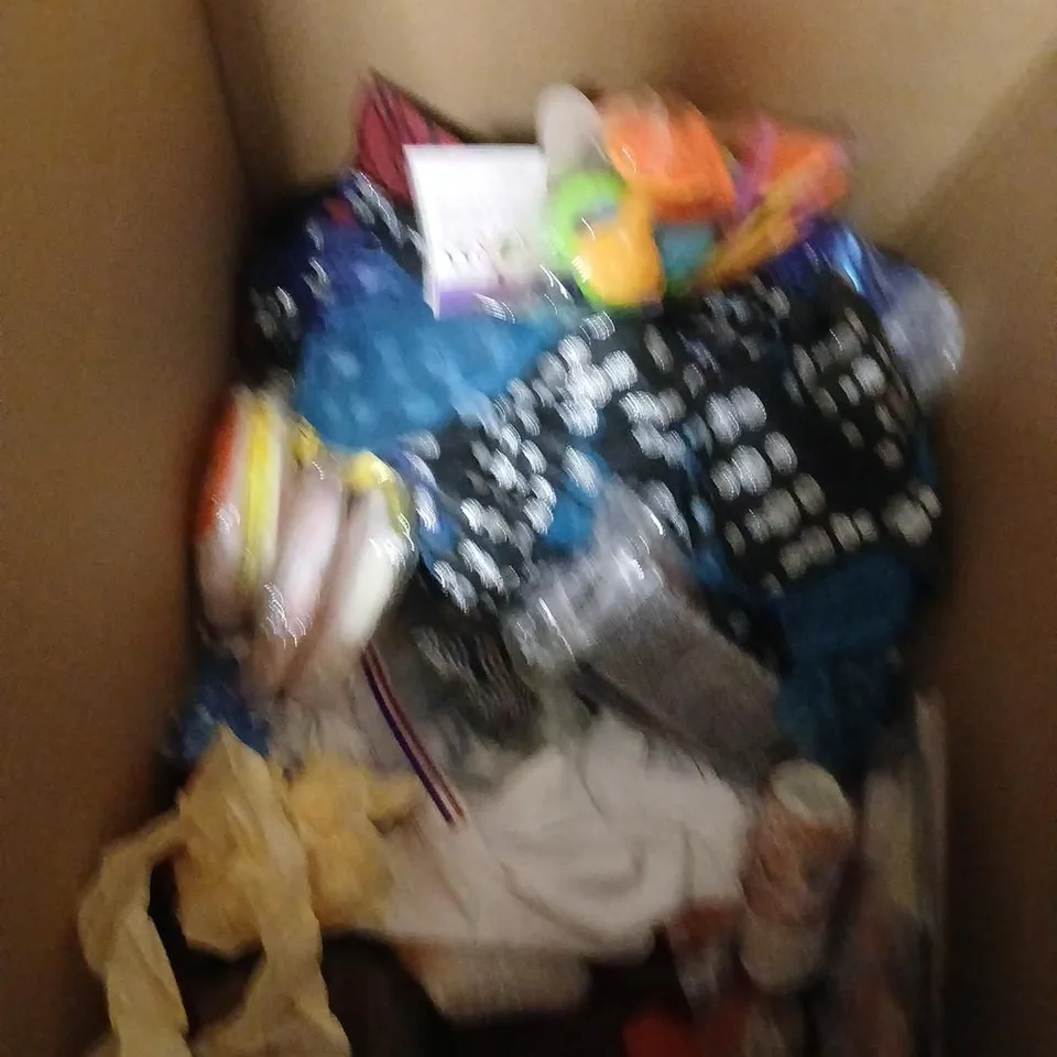 LARGE QUANTITY OF ASSORTED TOYS AND ACCESSORIES TO INCLUDE;FANCY DRESS, BUTTER SQUISHY, PARTY PLATES, TRAVEL 4 IN A ROW AND GO BABY