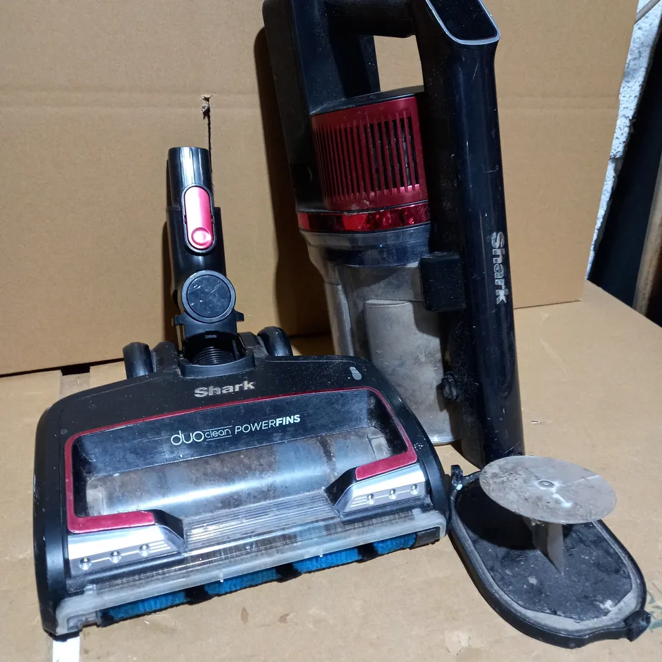 SHARK CORDLESS VACUUM IZ300UKT