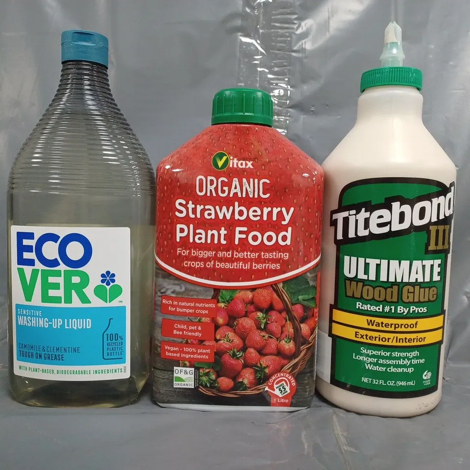 APPROXIMATELY 10 ASSORTED HOUSEHOLD ITEMS TO INCLUDE WOOD GLUE, STRAWBERRY PLANT FOOD, WASHING UP LIQUID, ETC - COLLECTION ONLY