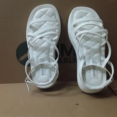 BOXED BRAND NEW SIMPLY BE PHOEBE WIDE SHOES SIZE 6 WHITE COLOUR APPROXIMATELY 5