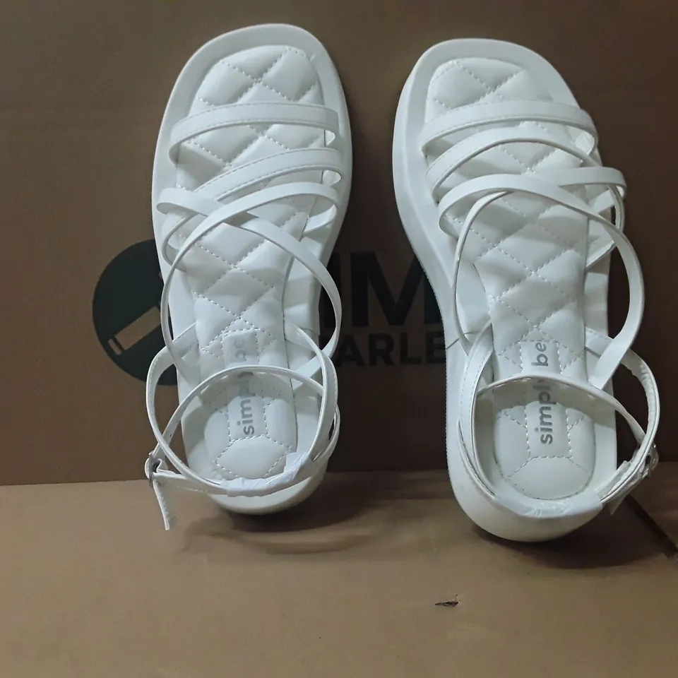 BOXED BRAND NEW SIMPLY BE PHOEBE WIDE SHOES SIZE 6 WHITE COLOUR APPROXIMATELY 5