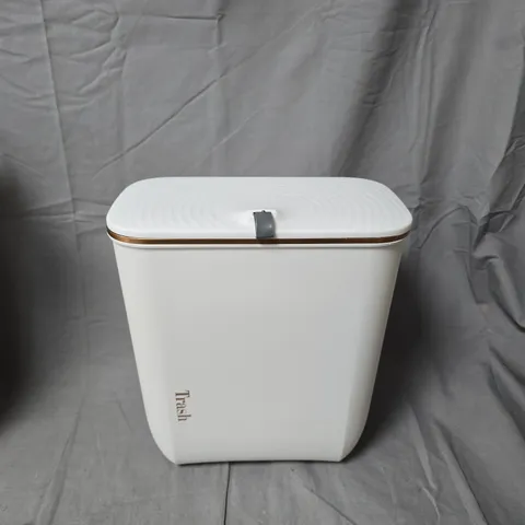WHITE PLASTIC BIN WITH HINGED LID
