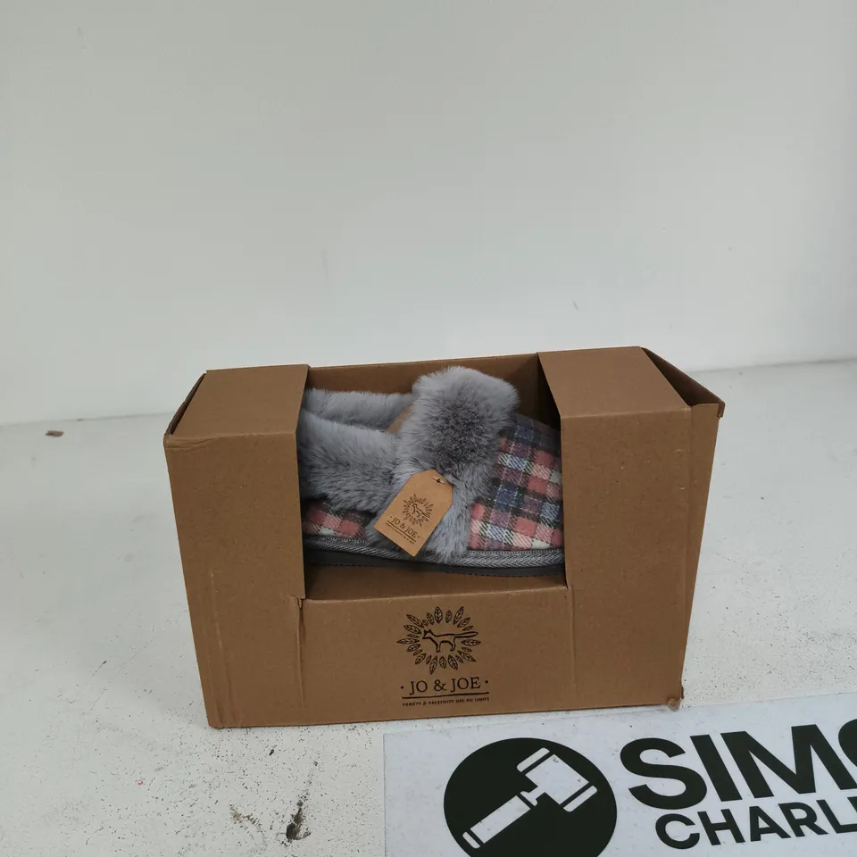JO & JOE BALLYFIN PINK/GREY SLIPPERS – UK 6