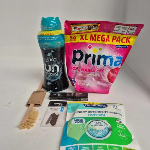 TOTE OF APPROXIMATELY 10 ASSORTED ITEMS INCLUDING PRIMA NON BIO CAPSULES, DR. BECKMANN LAUNDRY DETERGENT SHEETS AND VIP ABC TWO FORK POSITIONING EYEBROW PEN
