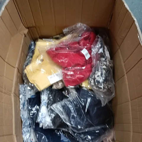 BOX OF APPROXIMATELY 20 ASSORTED CLOTHING ITEMS IN VARIOUS STYLES , COLOURS AND SIZES