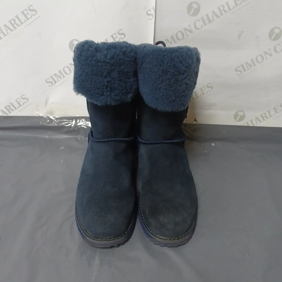 EMU AUSTRALIA WATERPROOF BLUE SUEDE BOOTS SIZE 5