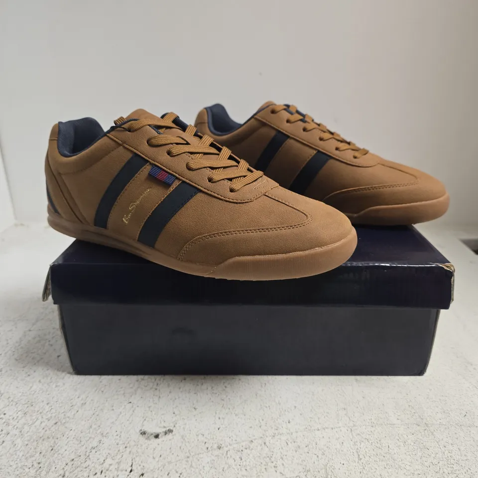 BOXED PAIR OF BEN SHERMAN KEELER SHOES IN TAN/NAVY SIZE UK 8