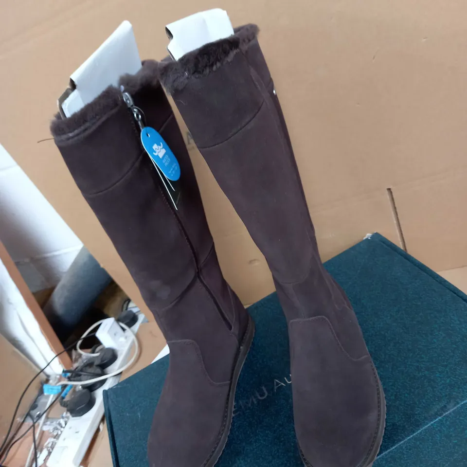 EMU MOONTA BOOTS ESPRESSO - SIZE 6