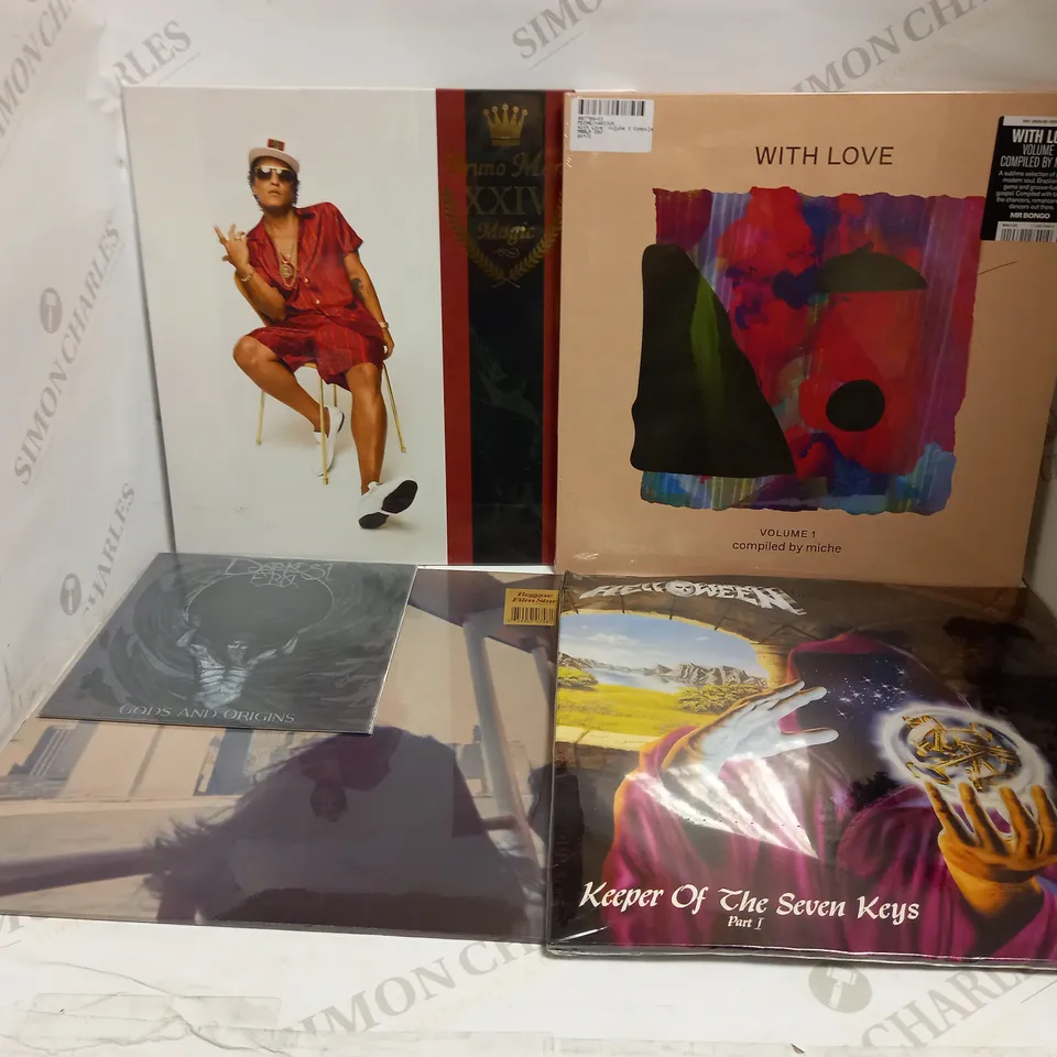 LOT OF 15 ASSORTED VINYL RECORDINGS, TO INCLUDE BOB DYLAN, LAUNDROMAT, ARCTIC MONKEYS, ETC