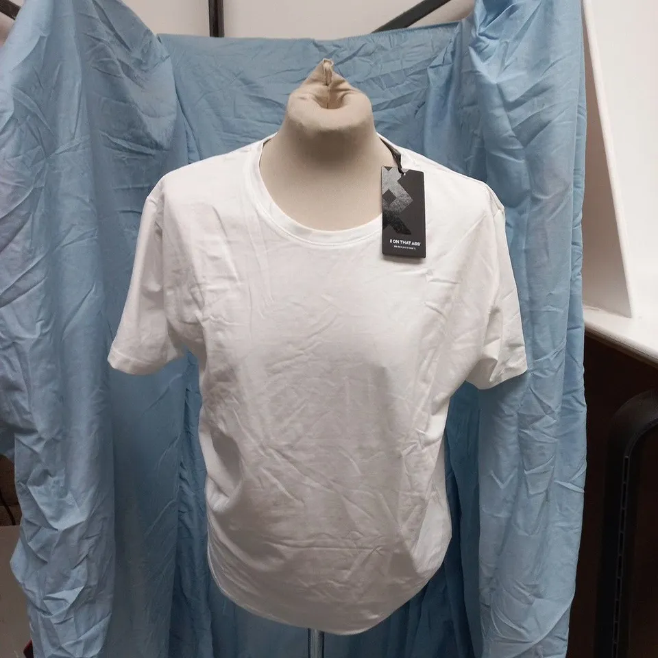 ON THAT ASS WHITE T-SHIRT – UK SIZE L
