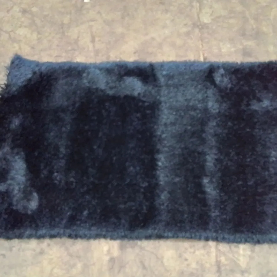 QUALITY DESIGNER AREA RUG - APPROXIMATELY 185CM X145CM - NAVY