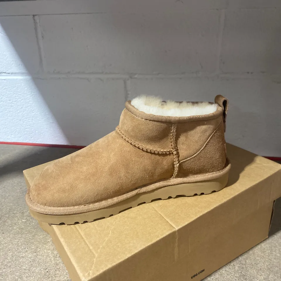 BOXED PAIR OF UGG CLASSIC ULTRA MINI SHOES SIZE 4