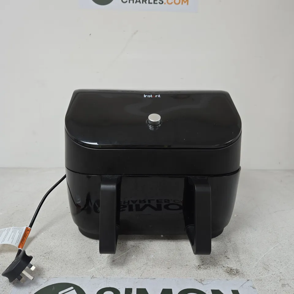 INSTANT AIR FRYER – BLACK COUNTERTOP APPLIANCE (UK PLUG)