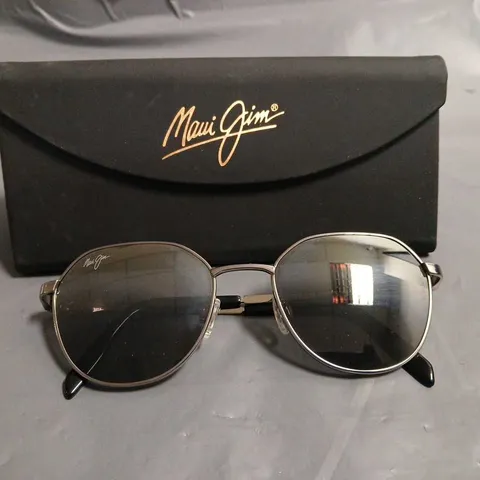 MAUI JIM GLASSES IN CARRY CASE