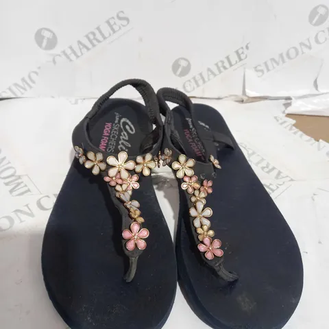 SKETCHERS YOGA FOAM FLIP FLOPS