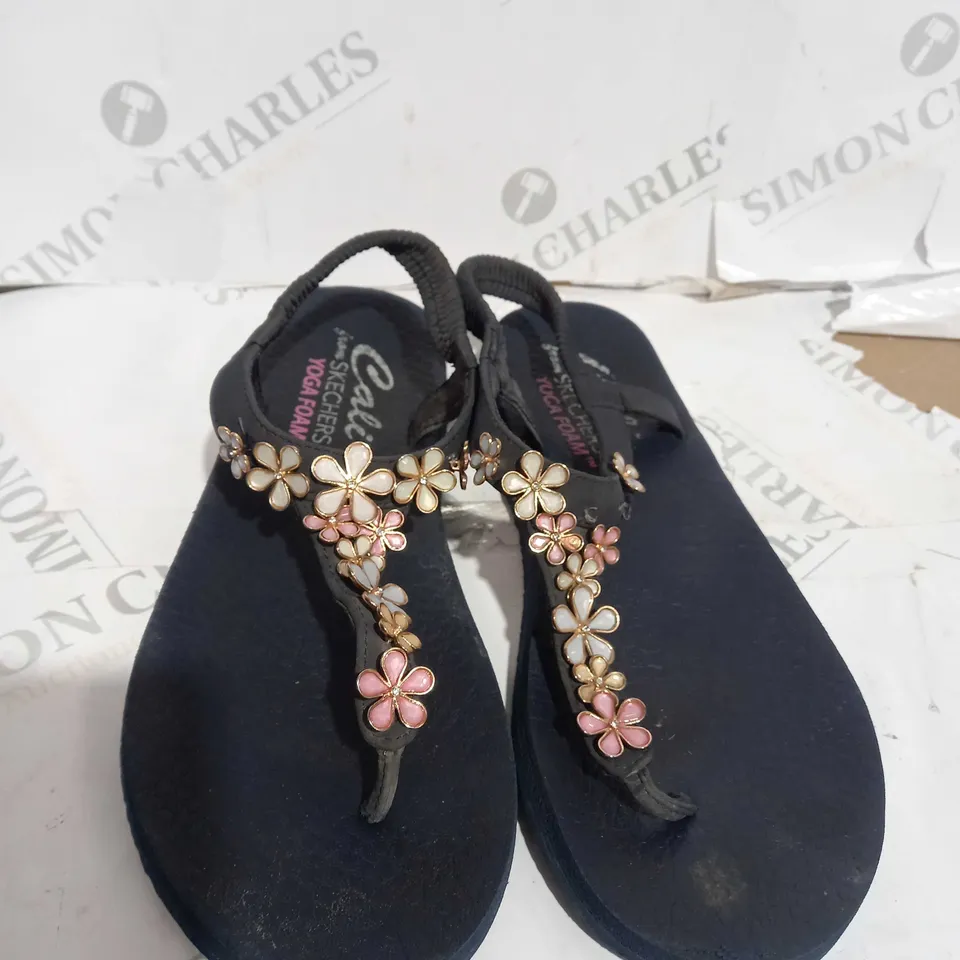 SKETCHERS YOGA FOAM FLIP FLOPS 