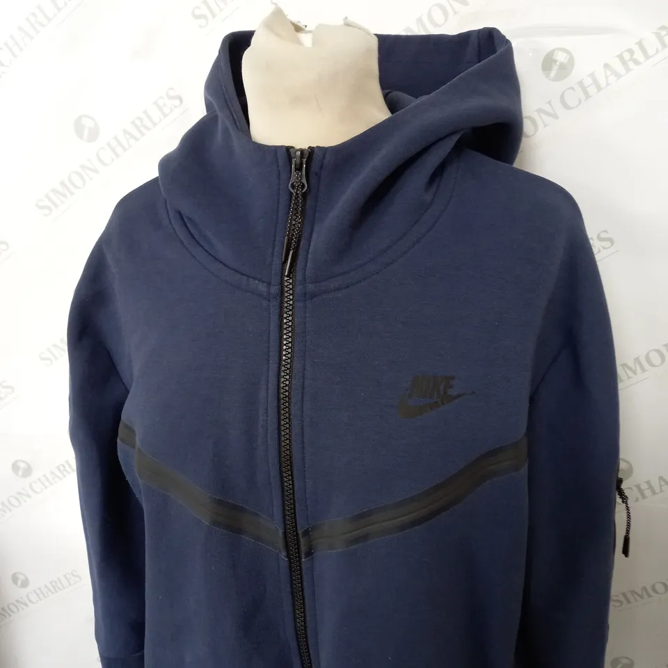 NIKE TECH FLEECE JACKET SIZE M
