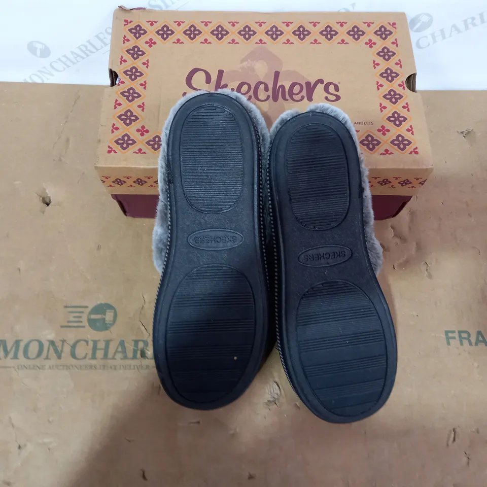 BOXED PAIR OF SKECHERS - SIZE 6