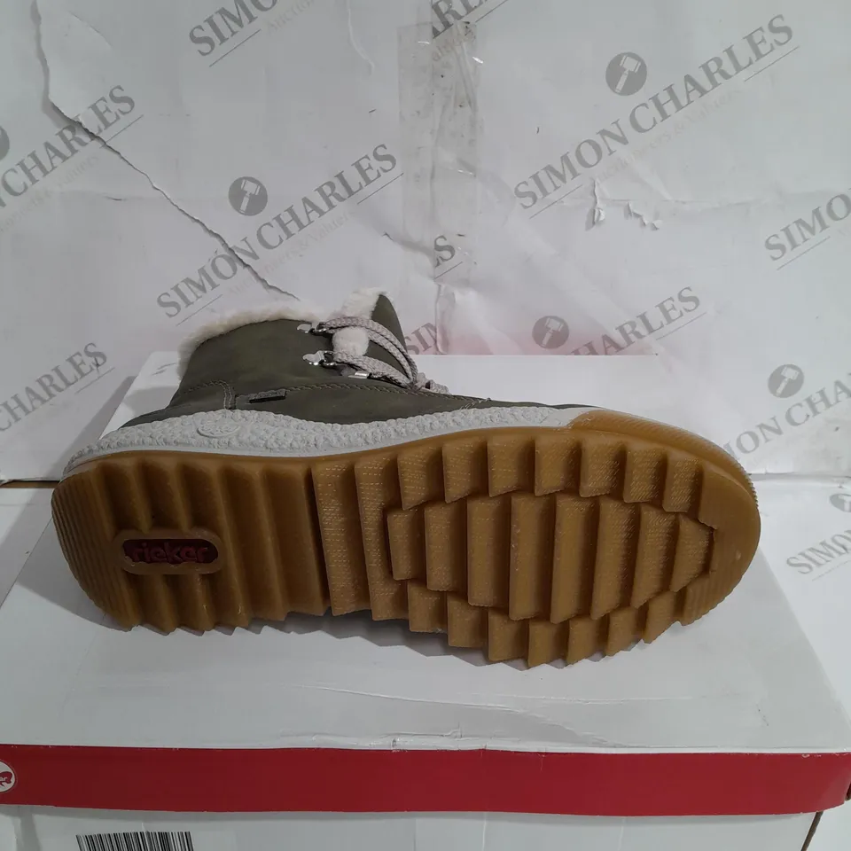 BOXED PAIR OF RIEKER WARM HIKING BOOTS, KHAKI - SIZE 7.5
