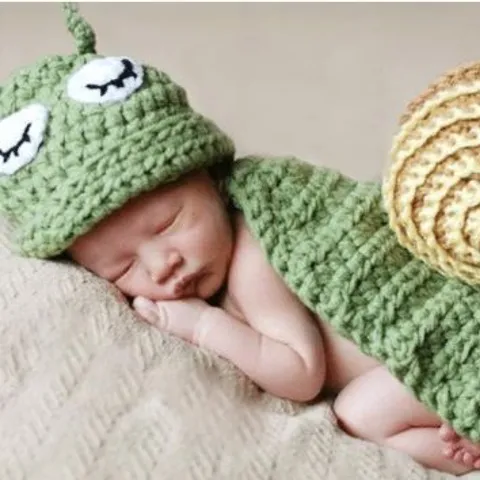 APPROXIMATELY 5 BRAND NEW CROCHET GREEN SNAIL DRESS UP OUTFIT