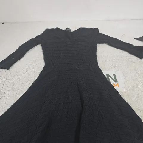 TOPSHOP BLACK KNIT DRESS - UK 6 (EU 34) - WOMEN'S CLOTHING