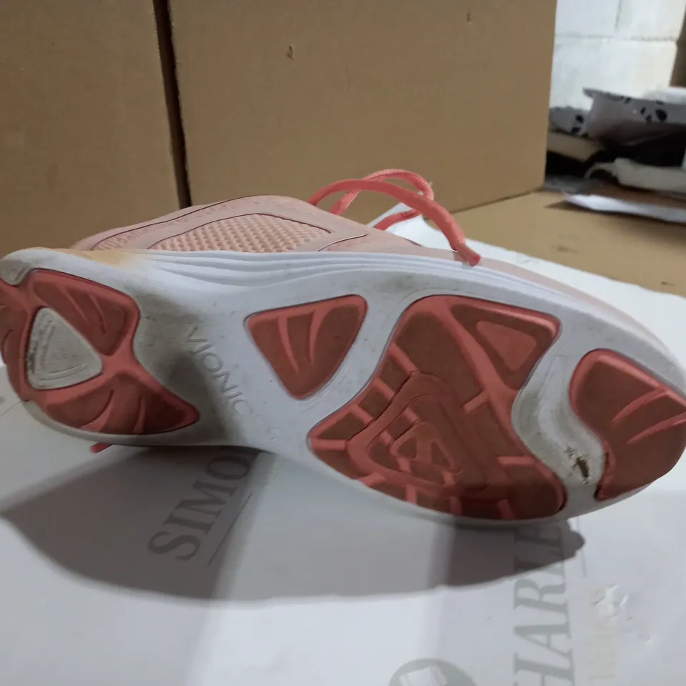 SIZE 5 VIONIC JOJO TRAINER ROSE