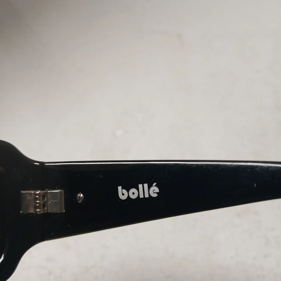 BOLLÉ SUNGLASSES – BLACK WRAPAROUND