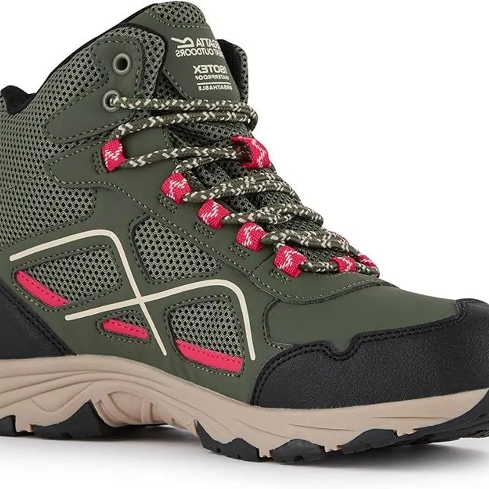 BRAND NEW REGATTA LADY VENDEAVOUR BOOTS IN FOUR LEAF CLOVER/POP PINK - UK 3 